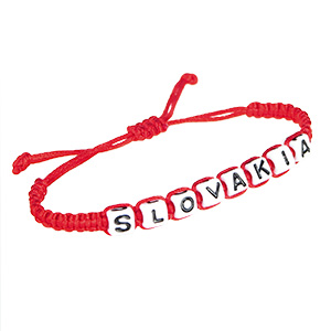Pletený náramek s nápisem Slovakia